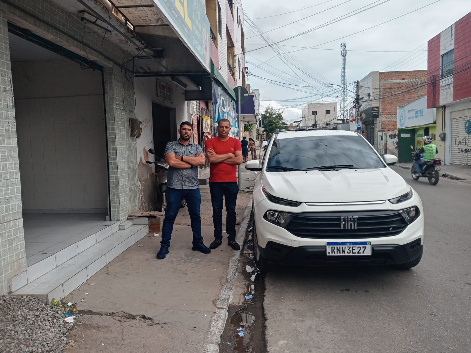 GCMs de Pernambuco localiza no bairro do Salgado em Caruaru carro do Ceará