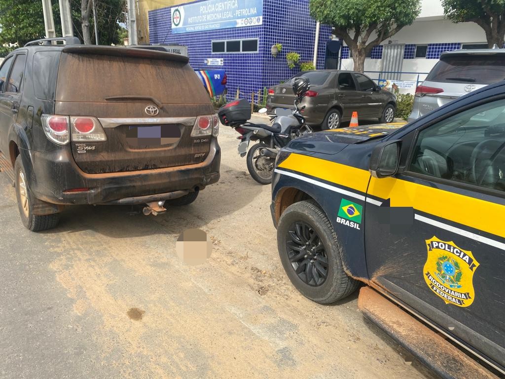 Caminhonete de luxo é recuperada no dia seguinte ao roubo em Pernambuco