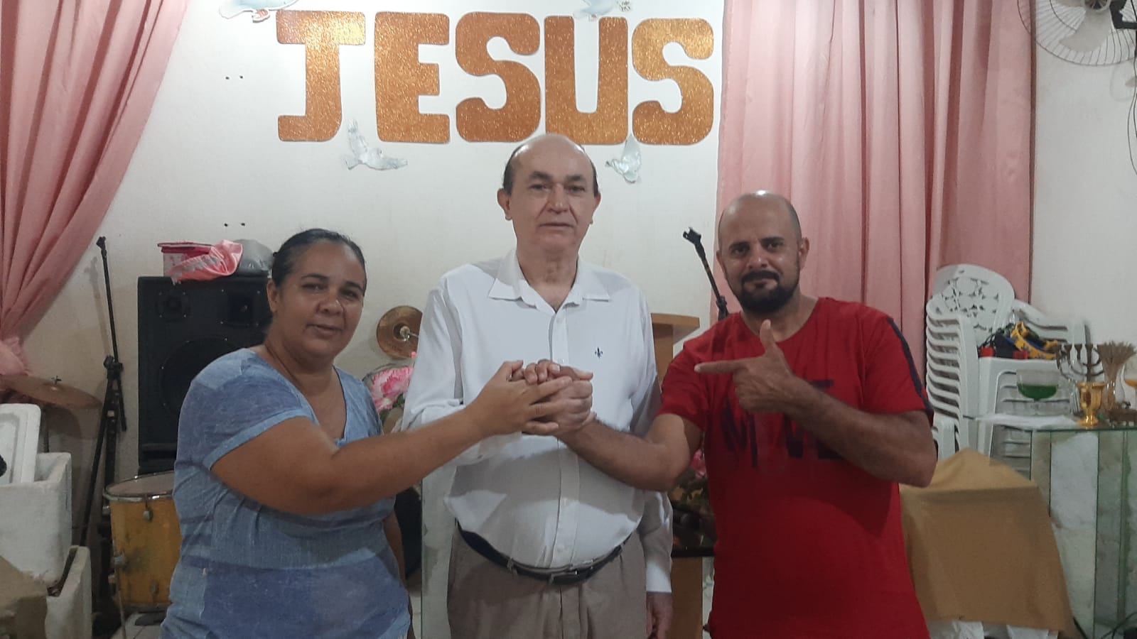 Durante passagem pela capital pernambucana, Dr Valdi Sales é recebido por líderes cristã