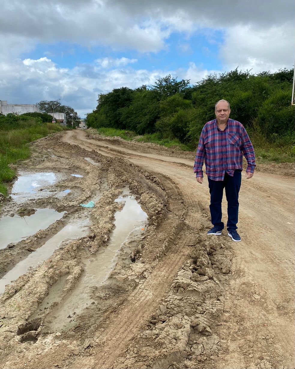 Vereador Jorge Quintino visita bairro Luiz Gonzaga para efetuar levantamento de demandas