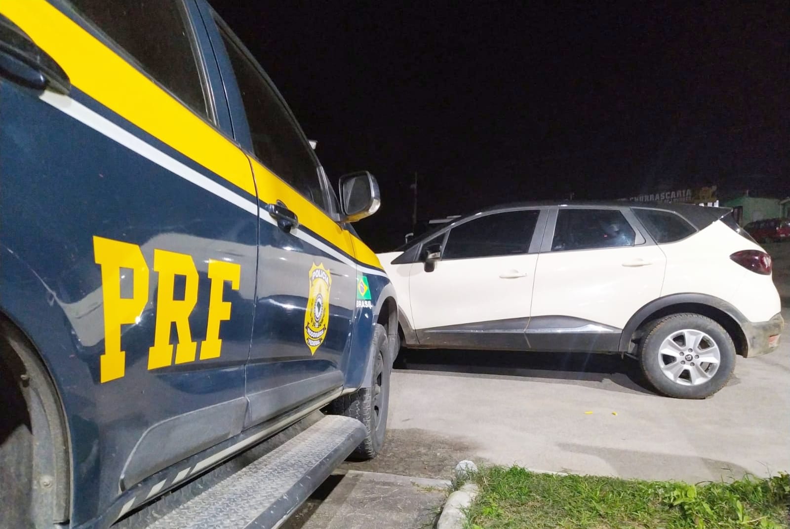 Carro roubado no Recife é recuperado na BR 232, no Agreste pela PRF 