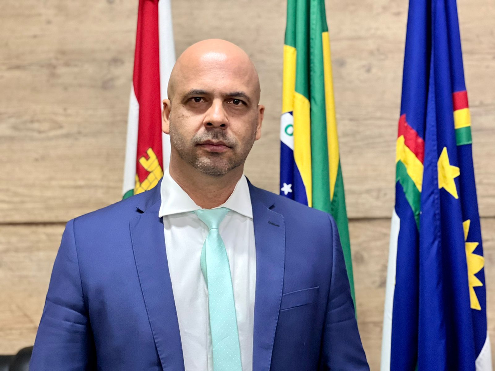 Em defesa dos loteiros, Anderson Correia intermedeia funcionamento do transporte alternativo em Caruaru