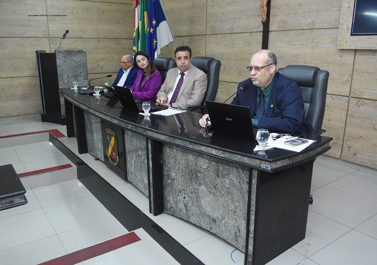 Jorge Quintino preside Audiência Pública sobre a LDO na Câmara de Vereadores