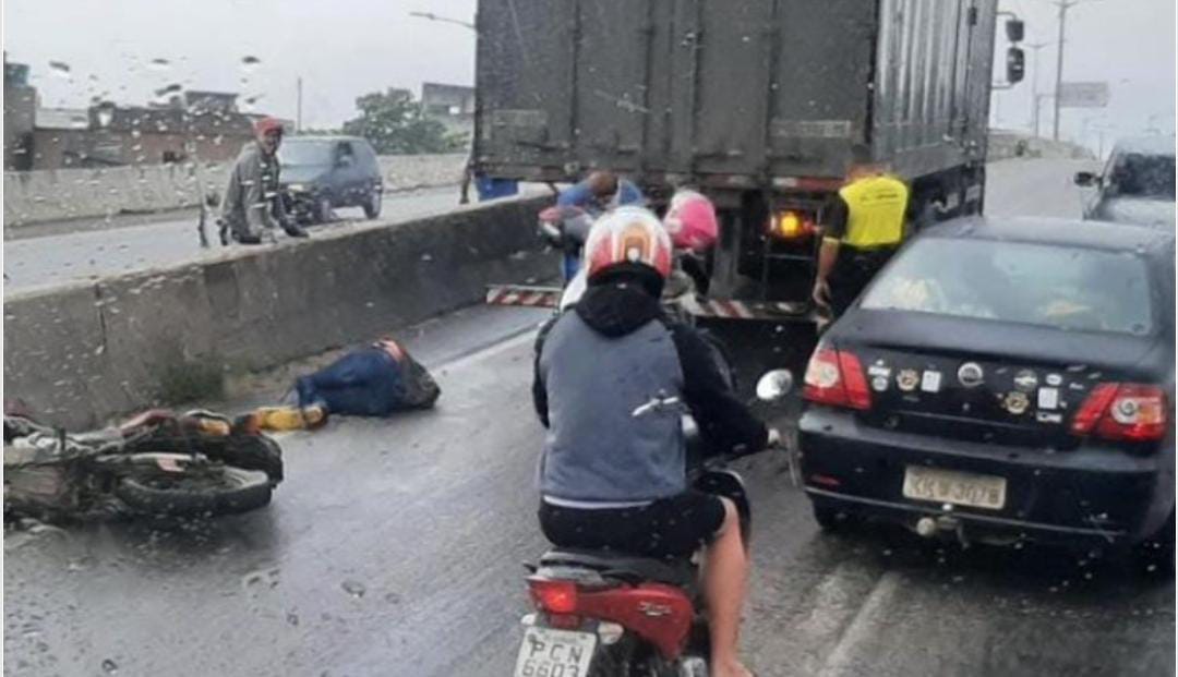 Acidente na BR -104, deixa um motoqueiro morto em Caruaru