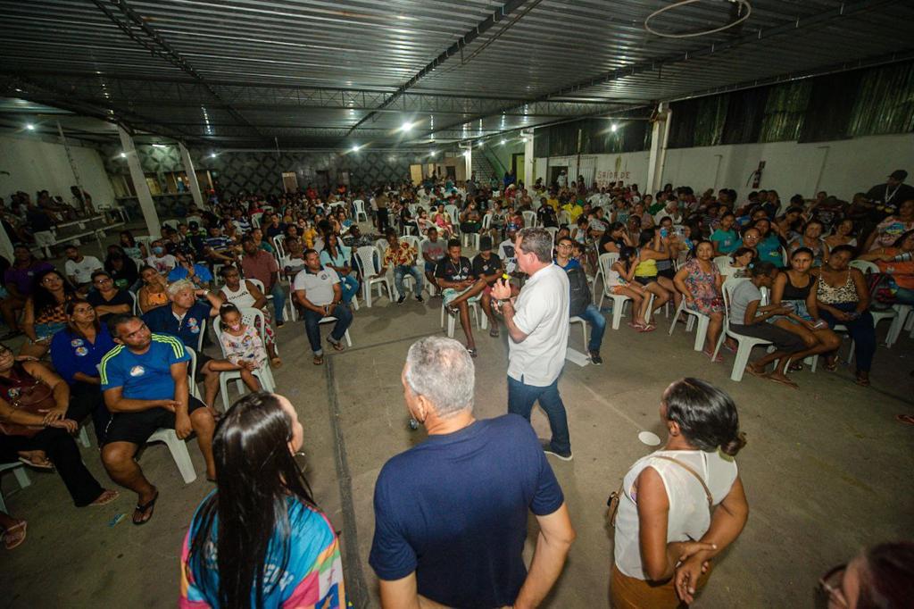 Dilson e Edson discursam para 800 pessoas em reunião no Recife