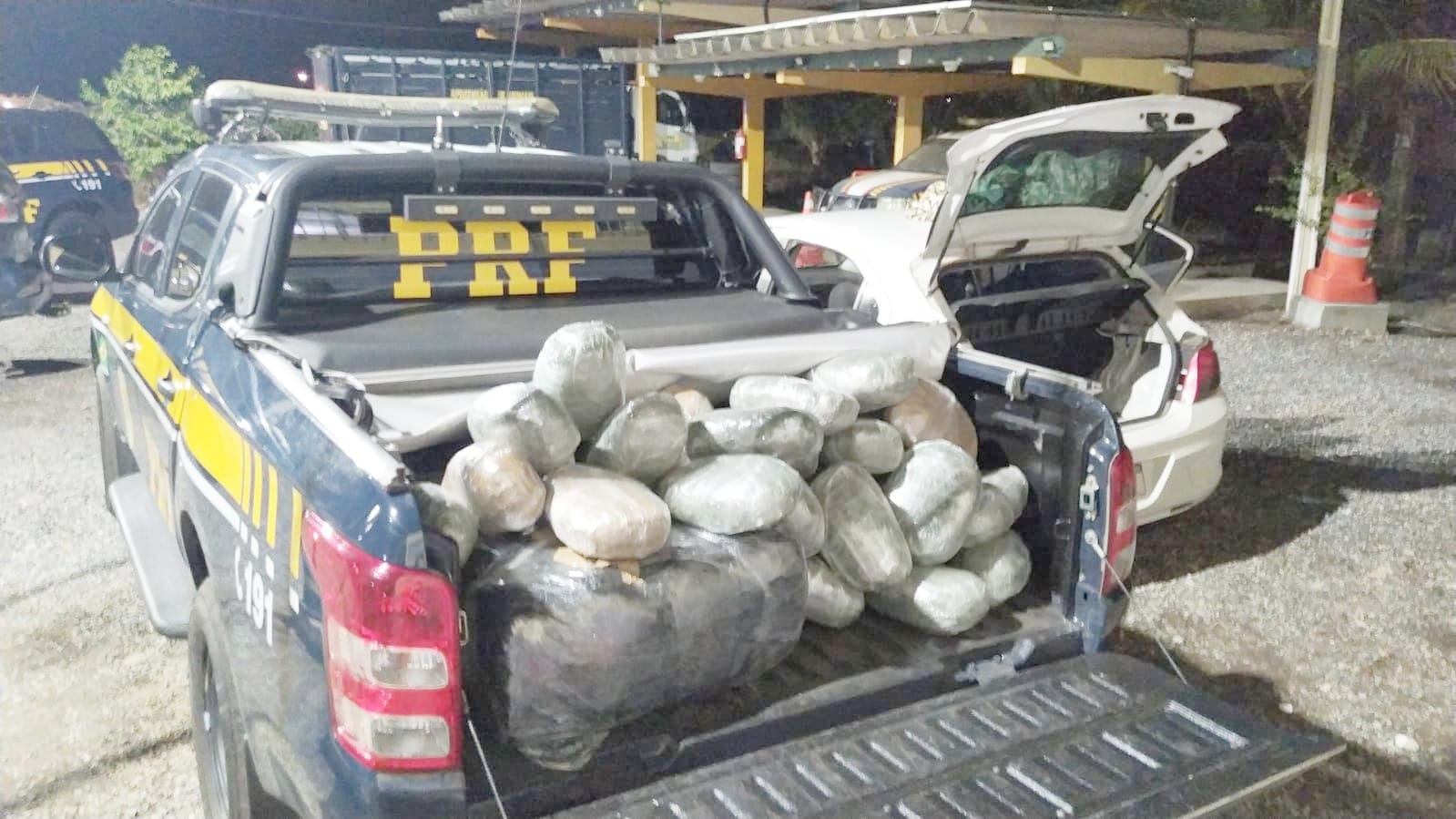 Após fuga por 16 Km, casal é detido com 89 kg de maconha em Pernambuco 