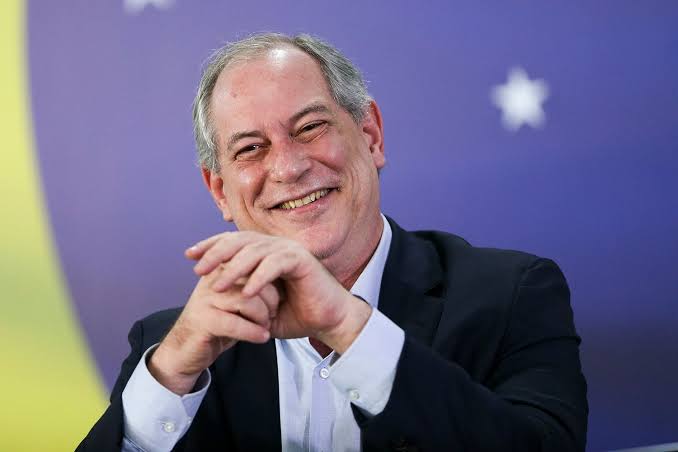 Ciro Gomes o defensor do encantador de serpentes