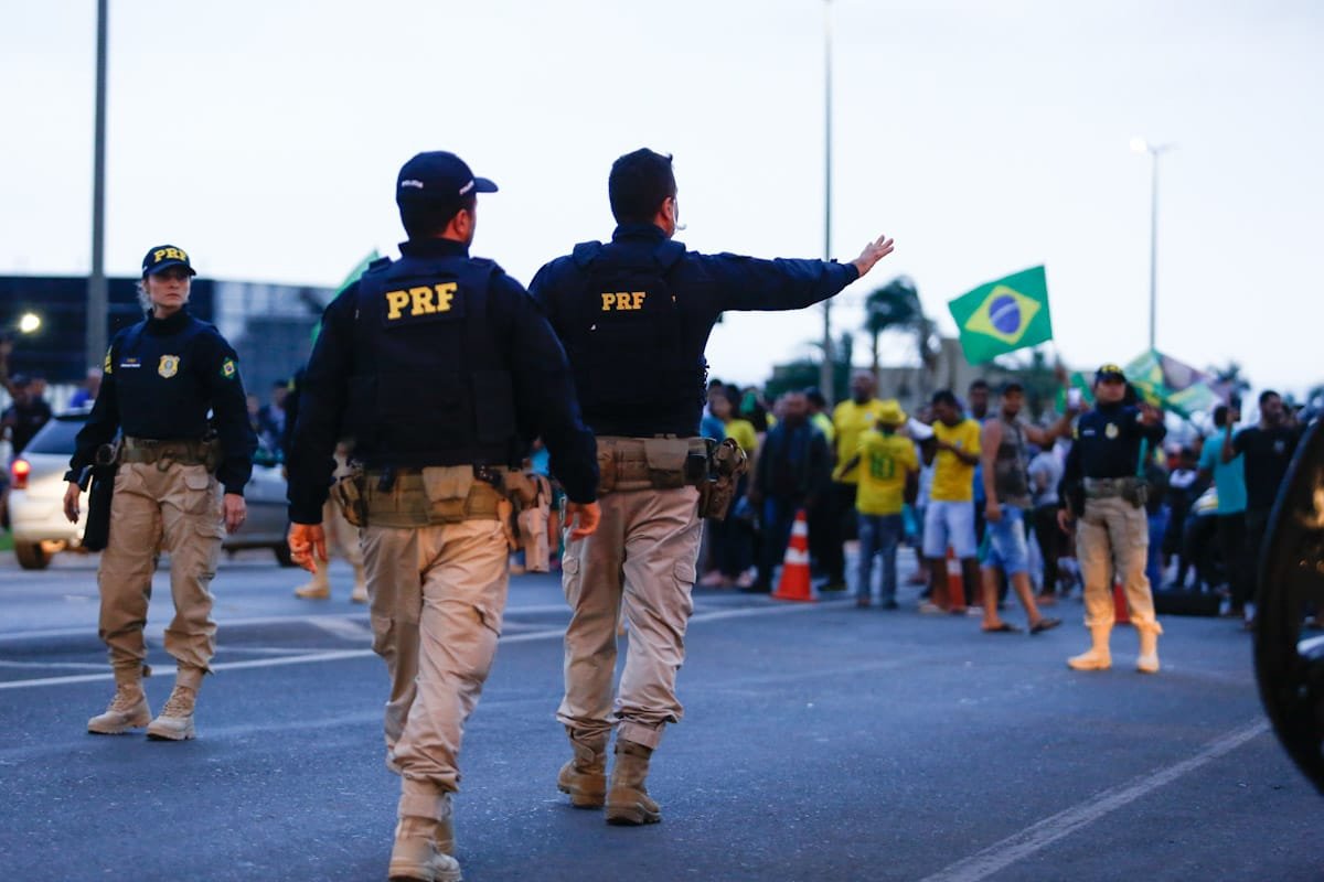 Flávio Dino extingue comandos regionais da PRF e determina foco na atividade-fim