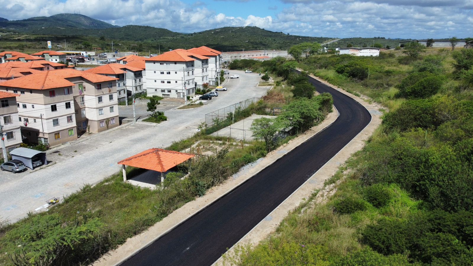 Asfalto que Avança chega à via paralela ao Residencial Alto do Moura