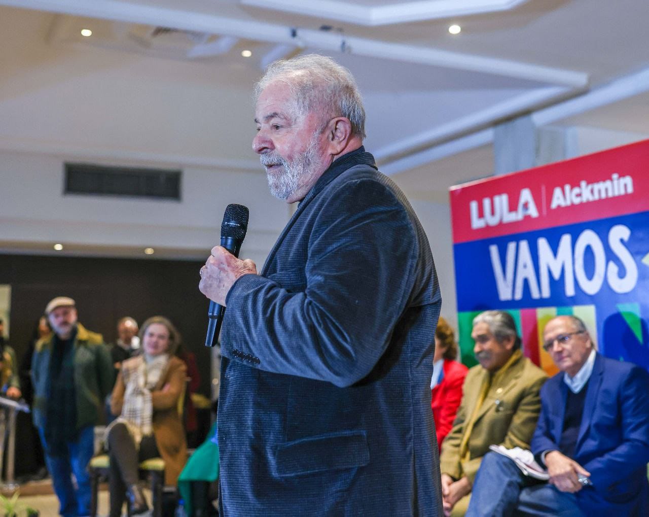 Acordo de Lula com montadoras de veículos ajudará quem vai comprar veículos novos e vai desvalorizar em até 30% de veículos usados