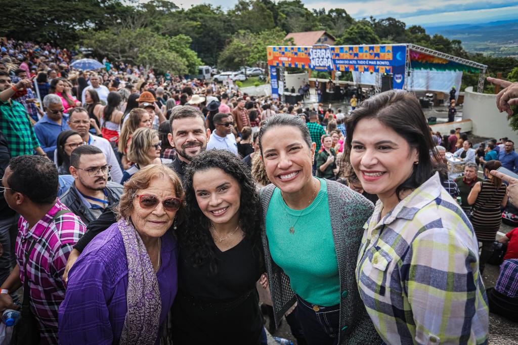 Governadora Raquel Lyra prestigia o São João de Serra Negra