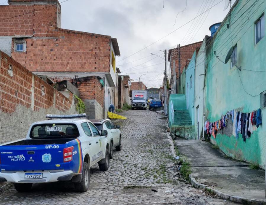 Um morto e outro baleado em Caruaru no bairro Riachão