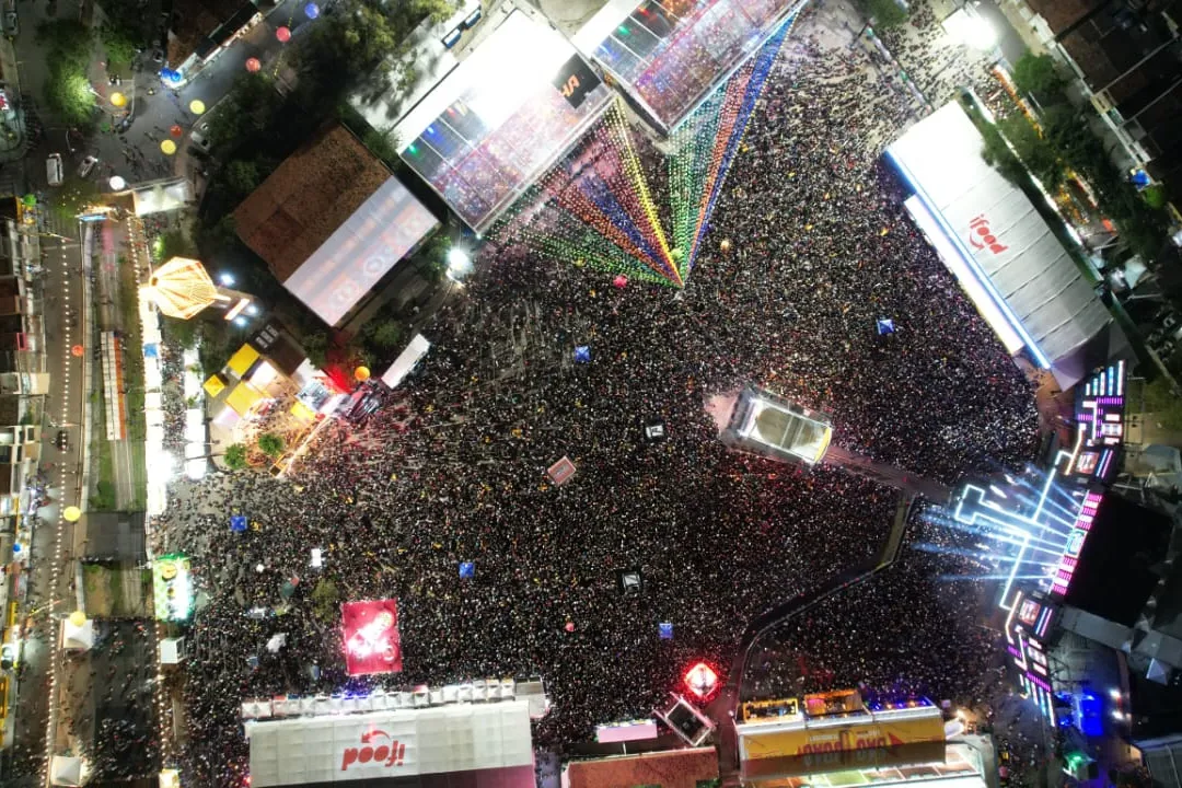 Sucessos e grande público marcaram a noite dessa sexta (9) no Pátio do Forró em Caruaru