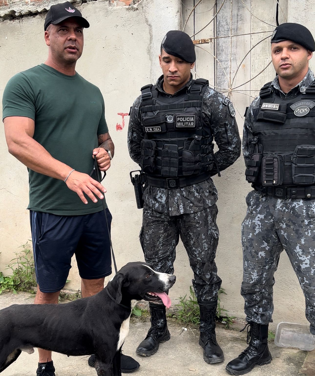 Com apoio da Cavalaria da PM, Anderson Correia resgata animal em situação de maus-tratos