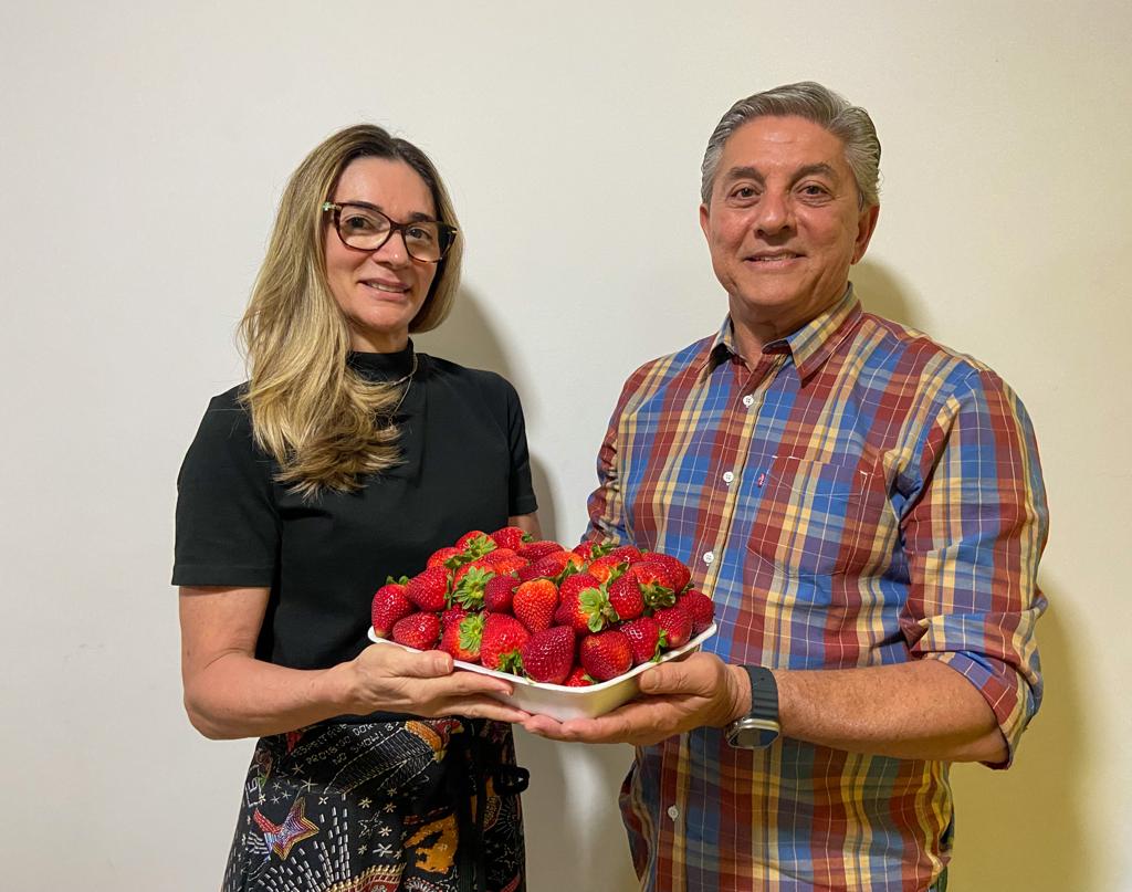 Prefeito Roberto Asfora anuncia 1° Festival do Morango para o mês de setembro