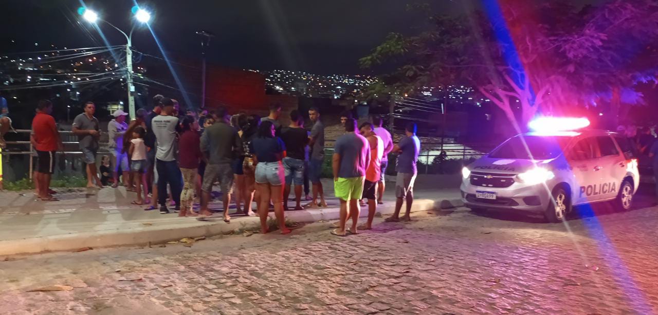 Jovem é assassinado em Caruaru e mãe diz que colocou ele pra fora de casa por conta das drogas