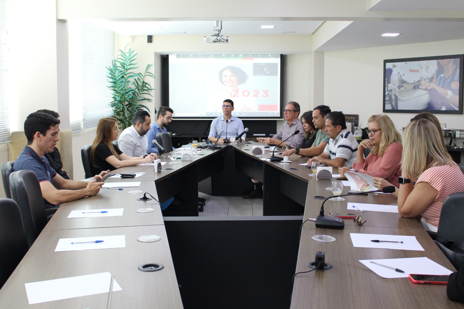 Reunião da Diretoria da Acic tem visita do presidente do CAU-PE e apresentação do MUDE