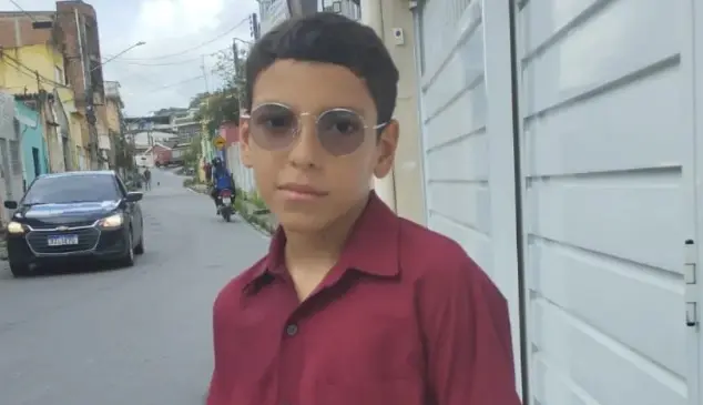 Menino de 12 anos morre eletrocutado enquanto brincava com pipa no Grande Recife