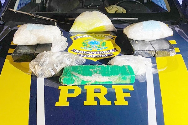 Passageira de ônibus é detida com maconha, cocaína e crack em Pernambuco