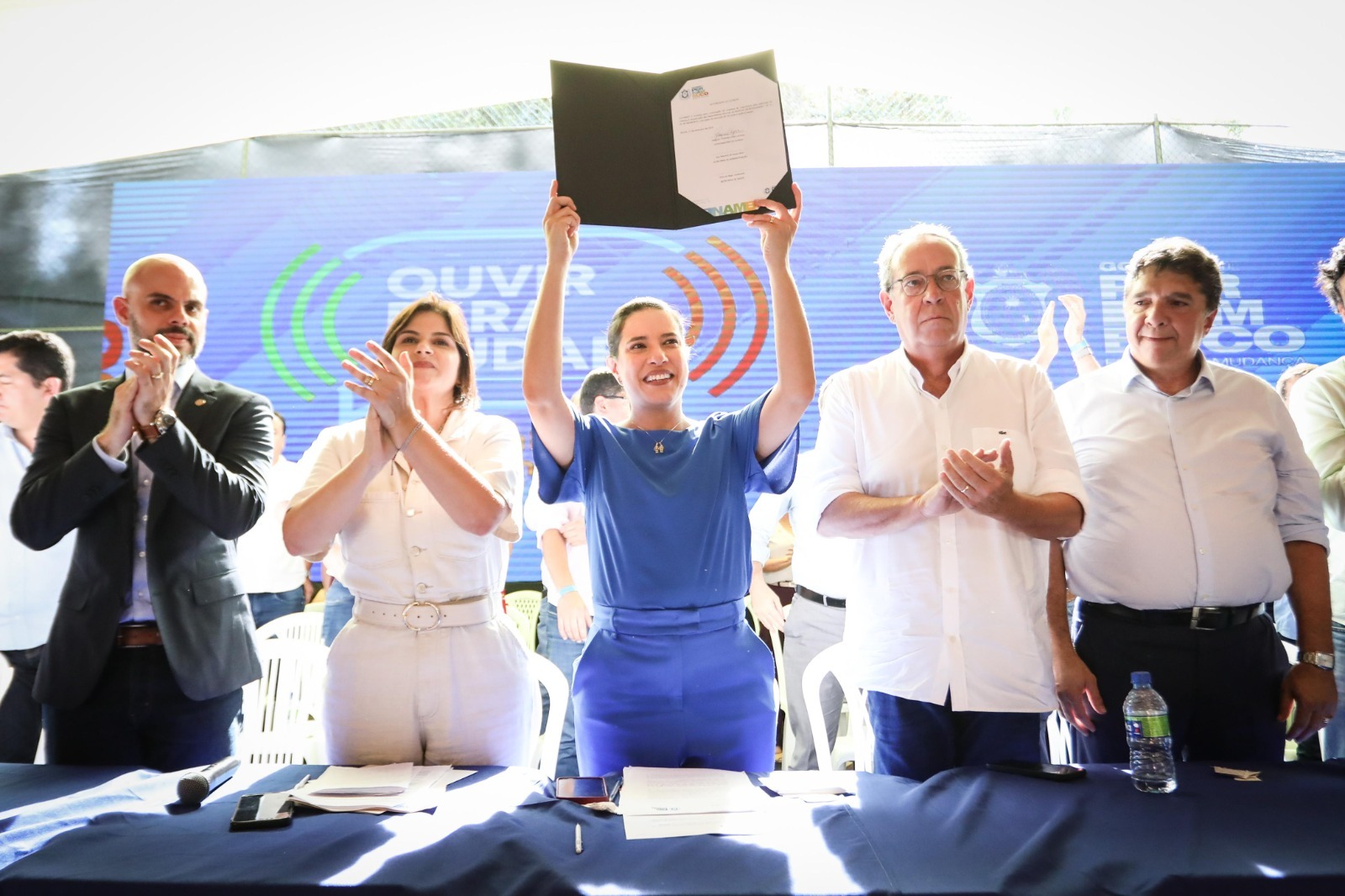 Ouvir para Mudar: Governadora Raquel Lyra anuncia reforma do Hospital da Restauração e obra de contenção de encostas em Jardim Monte Verde