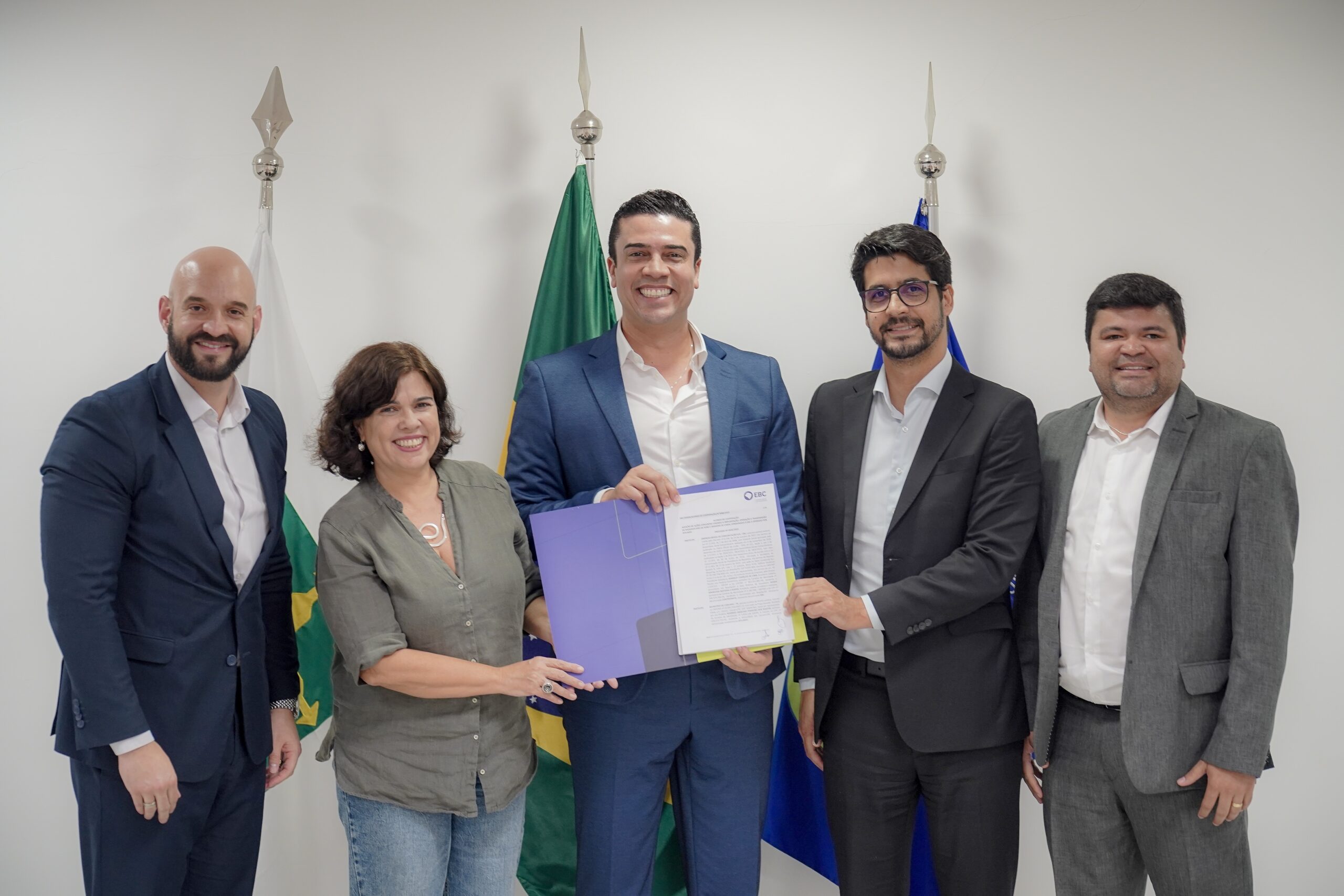 Prefeito Rodrigo Pinheiro assina contrato com a Empresa do Brasil de Comunicação (EBC) para lançamento da TV municipal