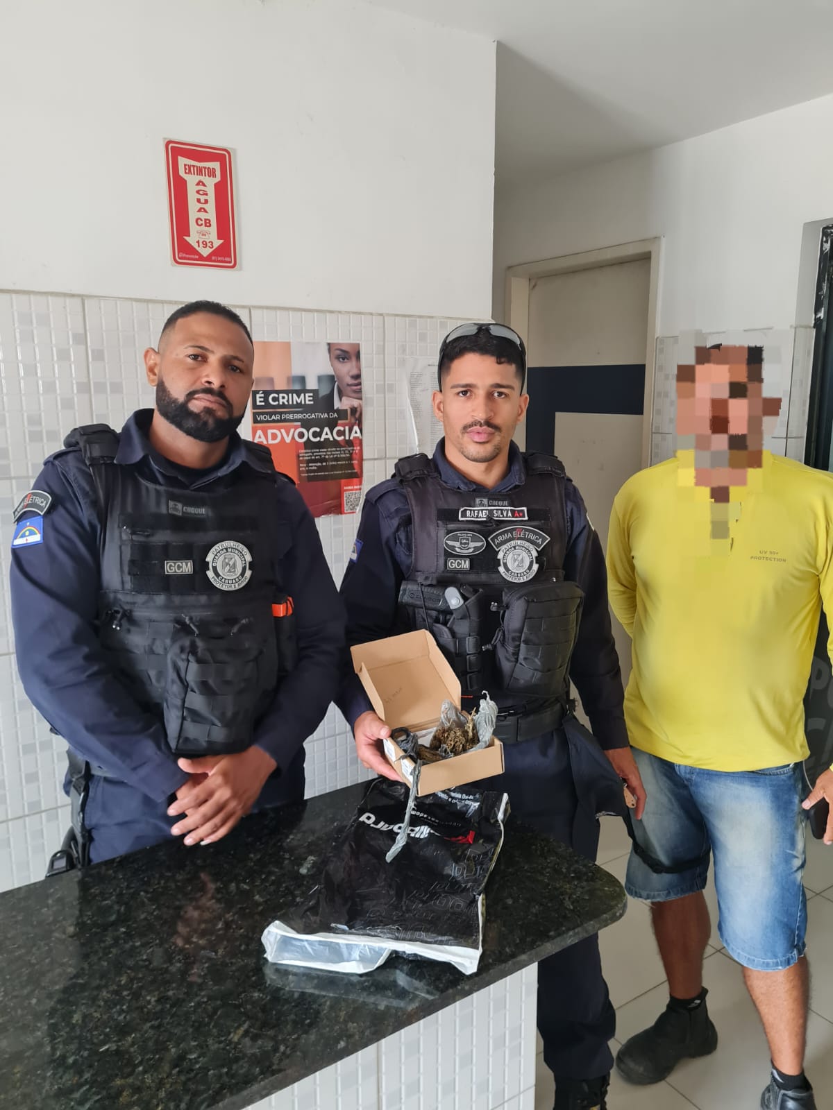 Motorista de aplicativo desconfia de entrega e acionou a Guarda Municipal de Caruaru que achou drogas no pacote