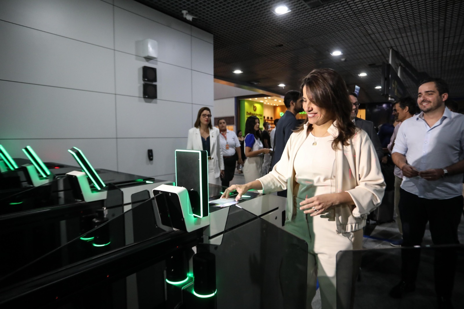 Governadora Raquel Lyra participa de inauguração da ampliação do Aeroporto do Recife e projeta crescimento do turismo do Estado em 20% no próximo ano