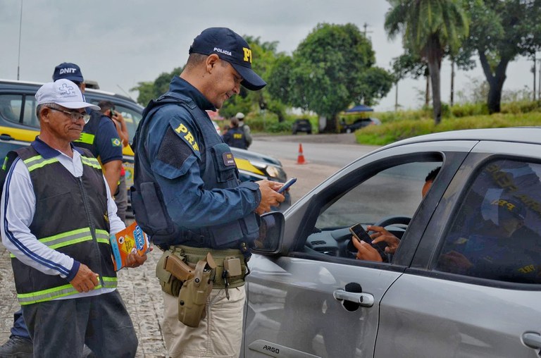 PRF encerra Operação Natal com queda no número de mortes nas BRs pernambucanas