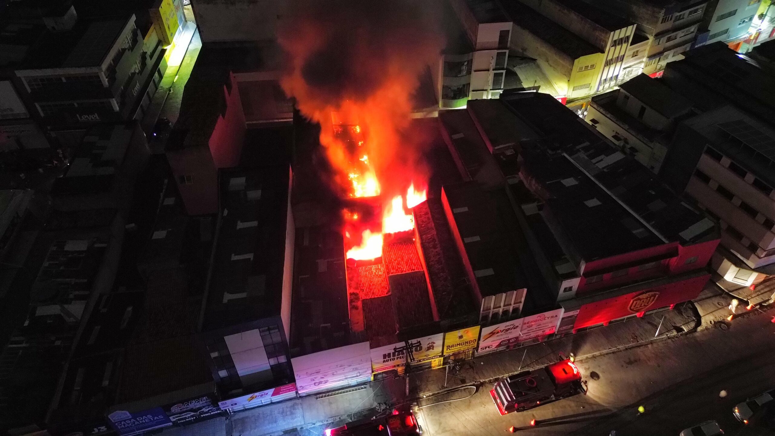 1° dia do ano é marcado com incêndio em loja no centro de Caruaru