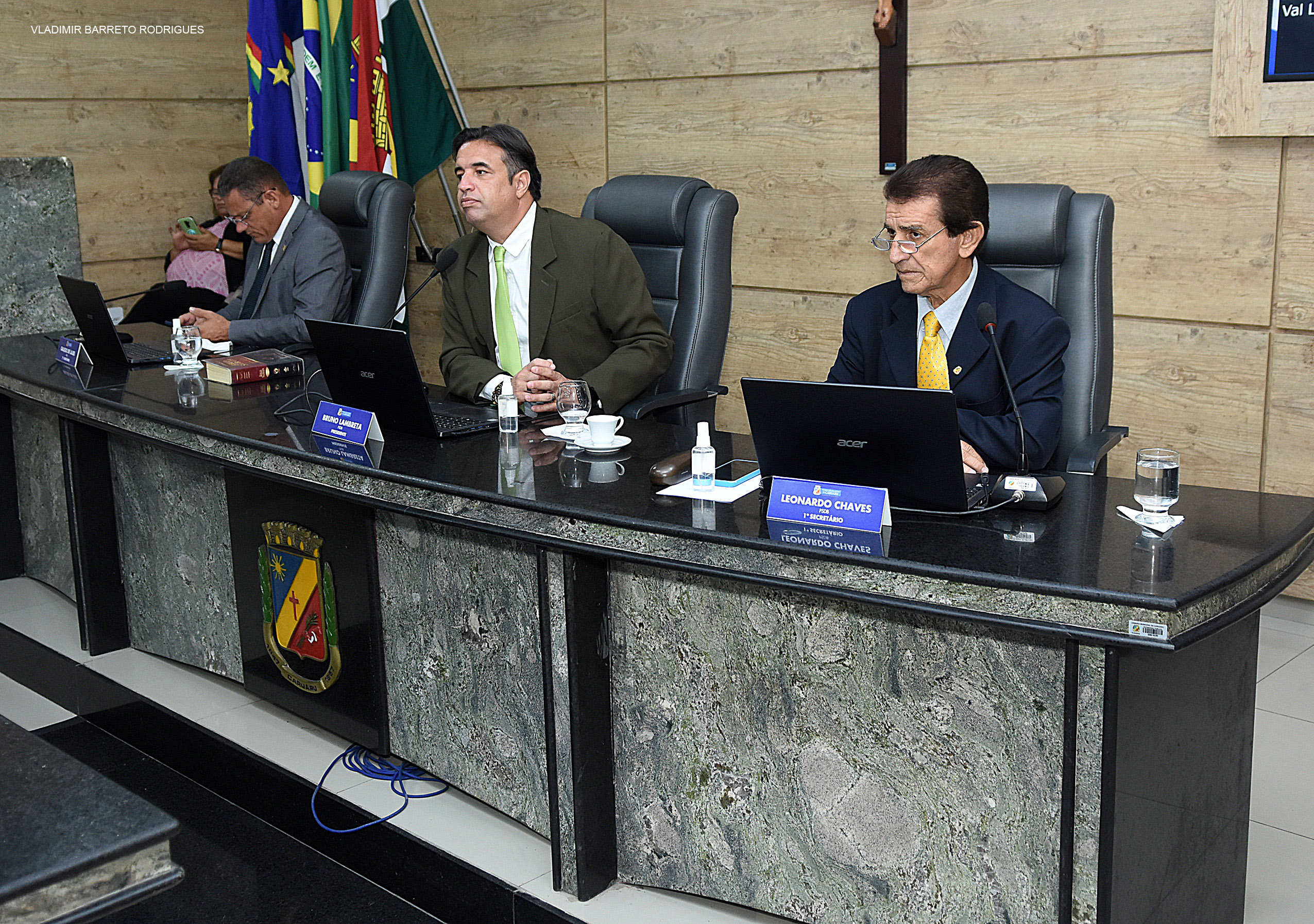 “Presidente da Câmara de Vereadores de Caruaru Propõe Medidas para Reforçar Segurança no Trânsito da Rua do Vassoural”