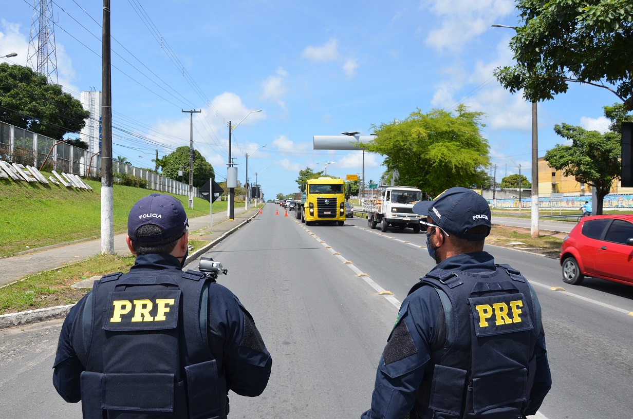 PRF intensifica fiscalização durante a Operação Carnaval em Pernambuco
