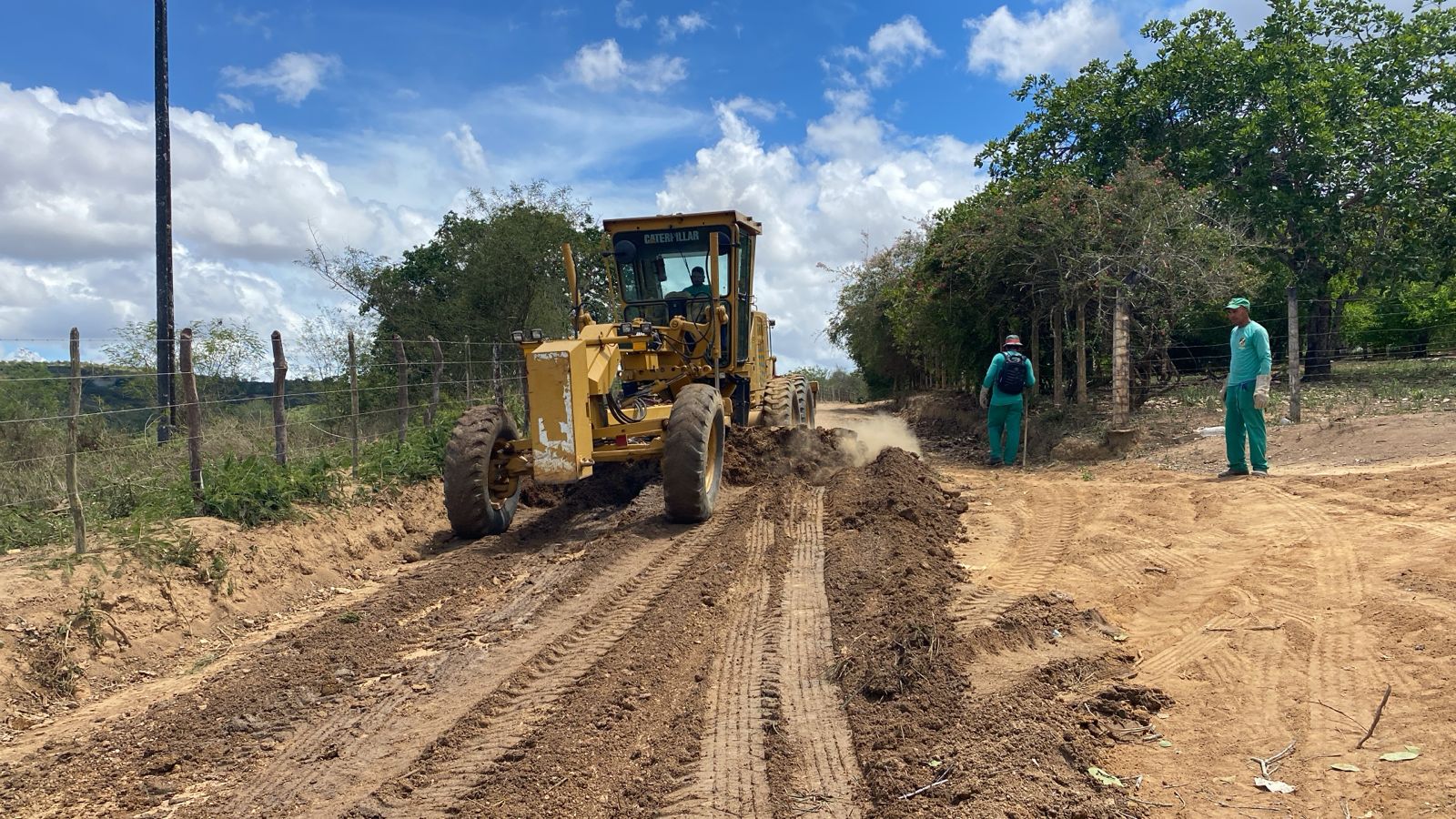 Em apenas dois meses, Prefeitura de Caruaru recupera mais de 150 quilômetros de estradas da Zona Rural