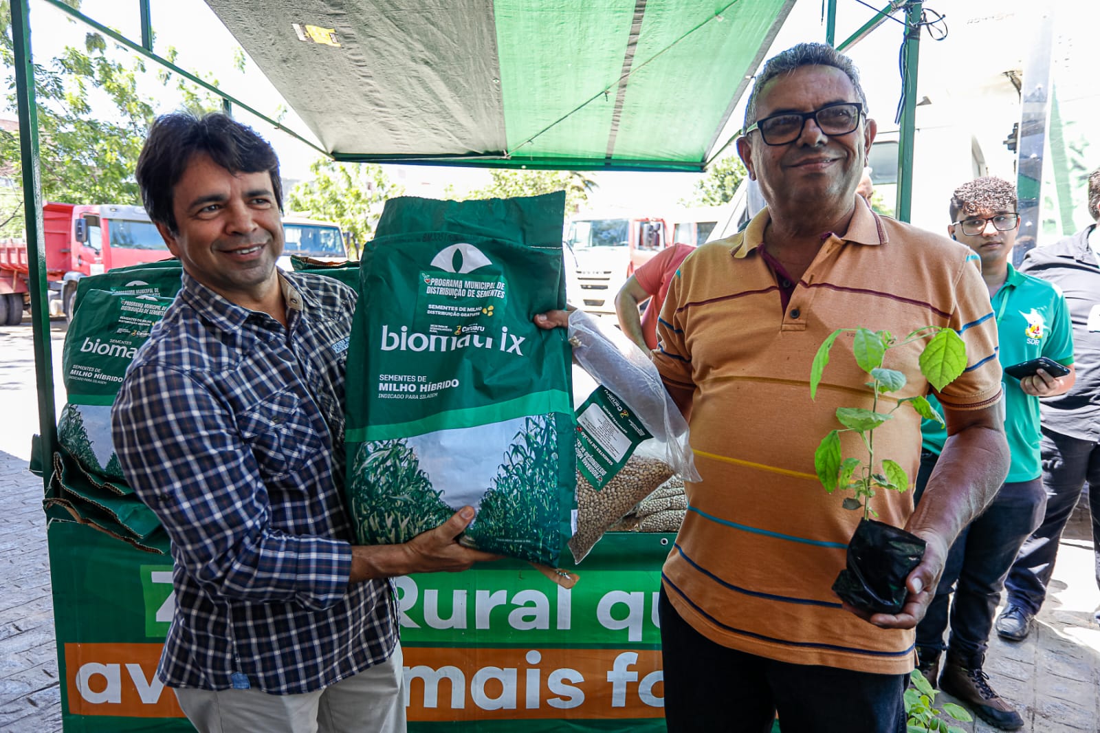 Prefeitura de Caruaru bate recorde na distribuição de sementes para agricultores da Zona Rural