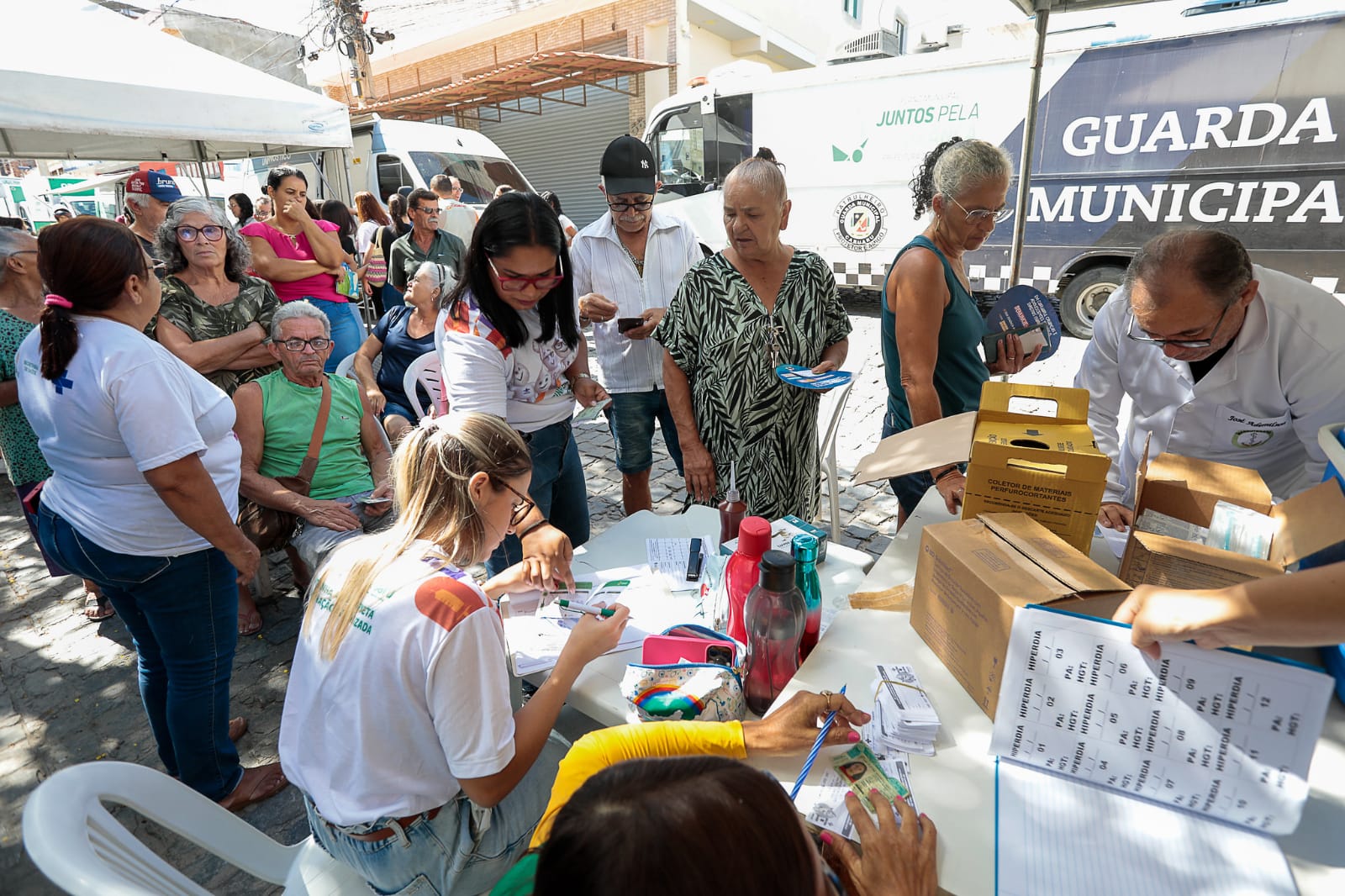 Caravana da Saúde e Cidadania leva serviços para o Bairro Vassoural, em Caruaru