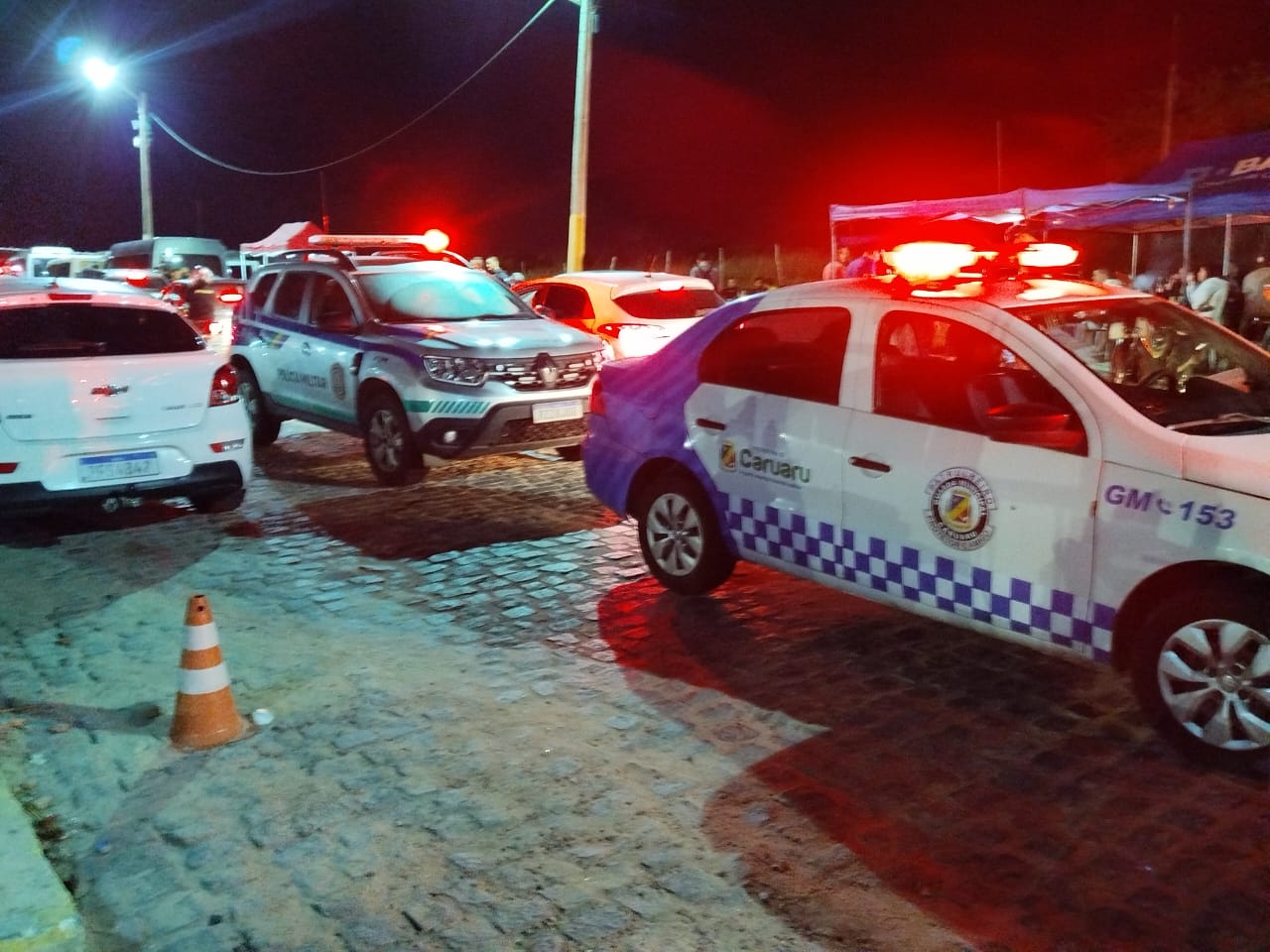 Operação Policial Desmantela Baderna Próxima à Faculdade de Caruaru na BR-104
