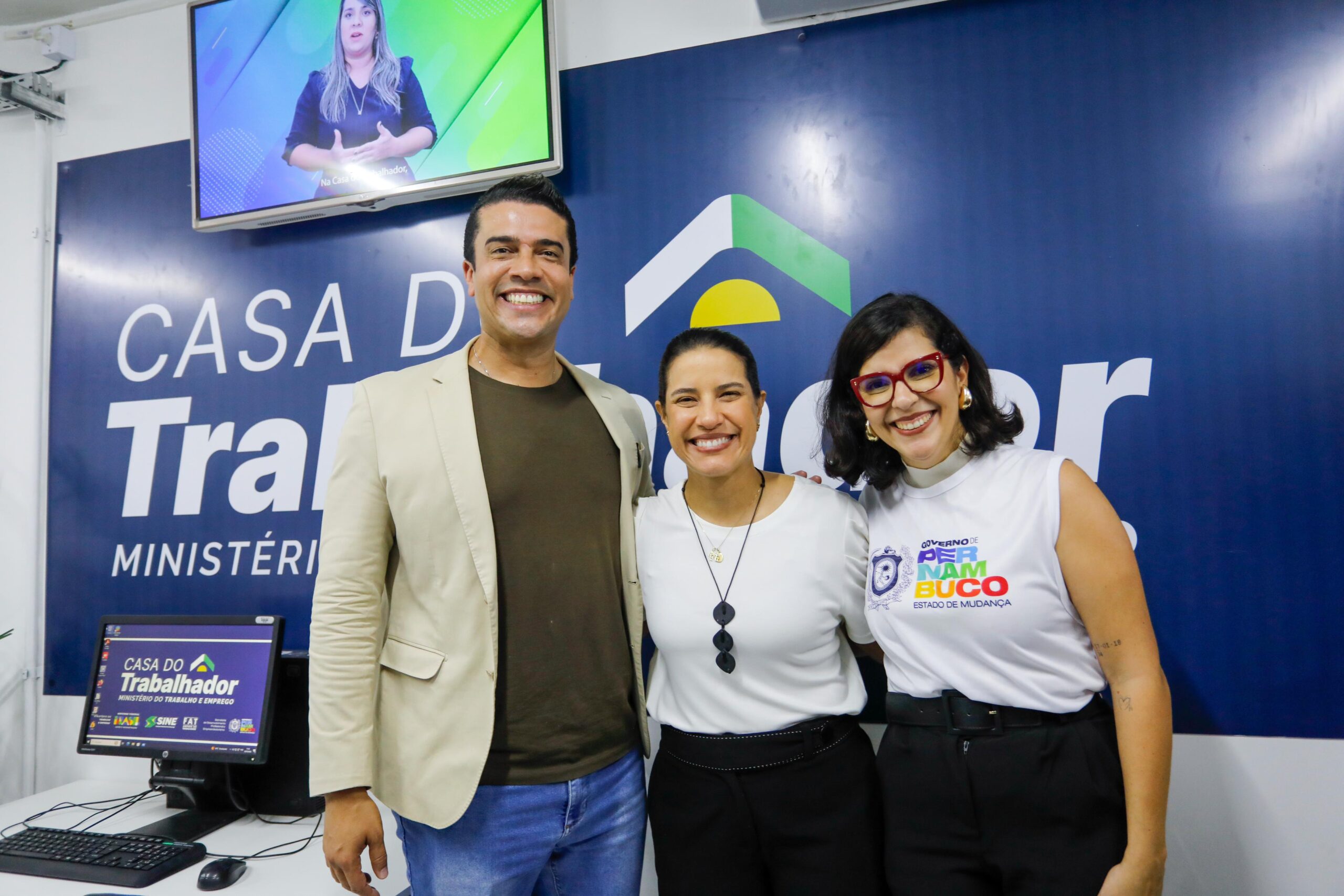 Em Caruaru, governadora Raquel Lyra abre Feirão de Empregos e entrega mais uma Casa do Trabalhador e Centro de Qualificação da Mulher