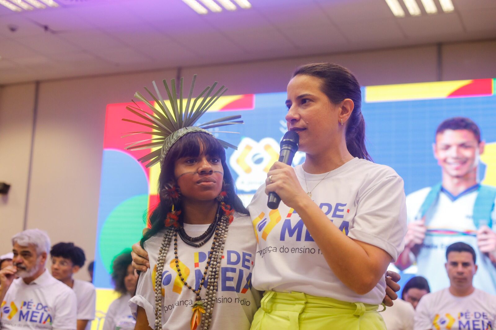 Governadora Raquel Lyra e o ministro da Educação, Camilo Santana, lançam o programa Pé-de-Meia em Pernambuco com investimento de R$ 500 milhões por ano no Estado