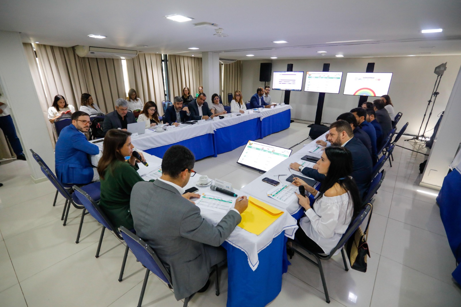 Raquel Lyra comanda reunião de acompanhamento dos projetos estratégicos do Governo de Pernambuco