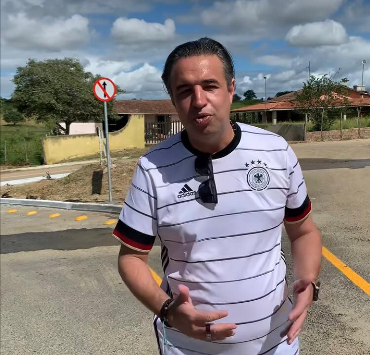 População do Sítio Xicuru Agradece ao Vereador Bruno Lambreta pelas Obras de Pavimentação