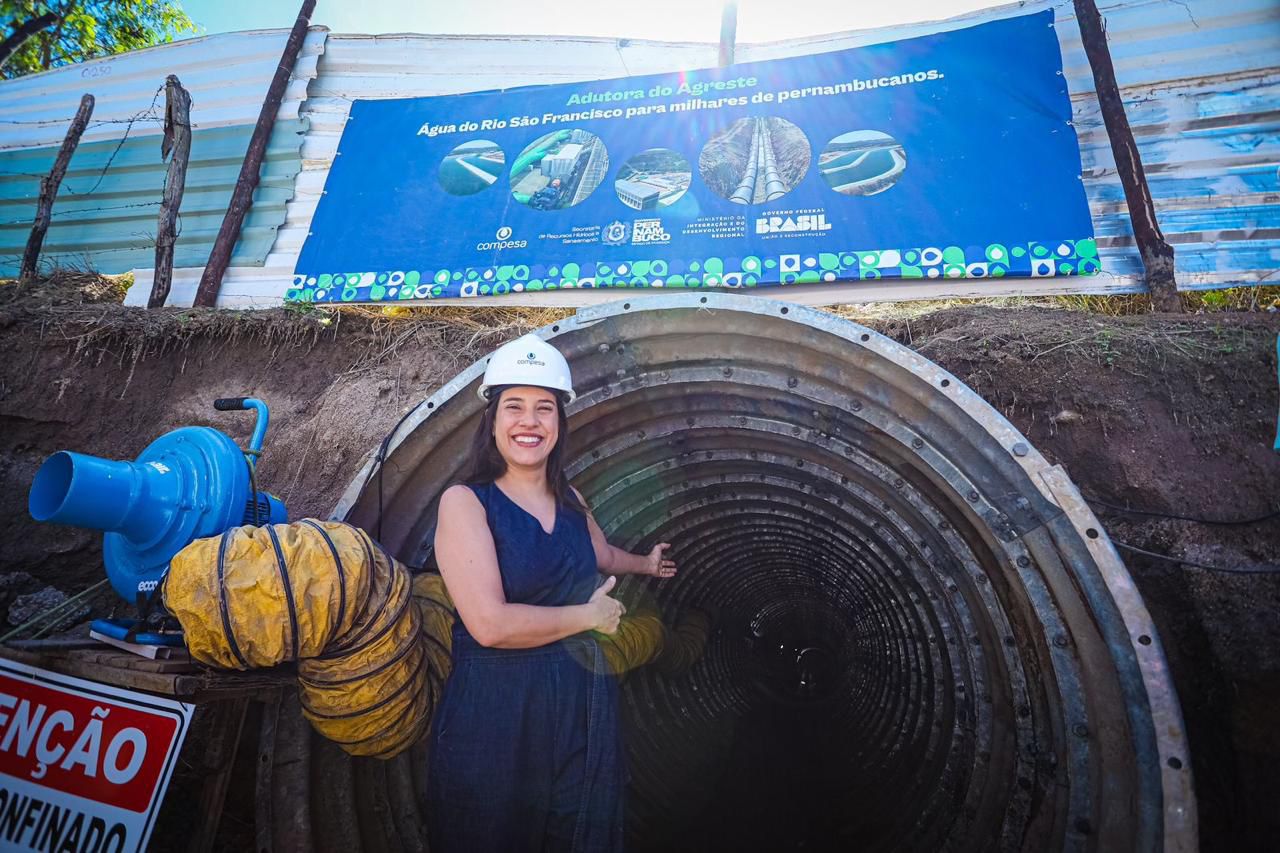 Em Caruaru, governadora Raquel Lyra vistoria instalação de túnel da Adutora do Agreste e a obra do Parque Janelas para o Rio