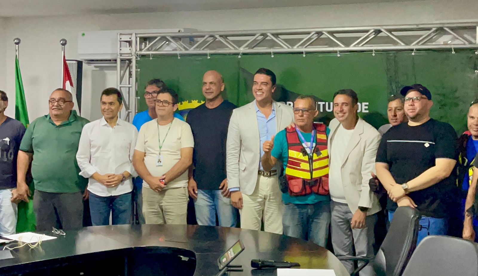 Anderson Correia comemora lançamento de aplicativo para taxistas e mototaxistas de Caruaru