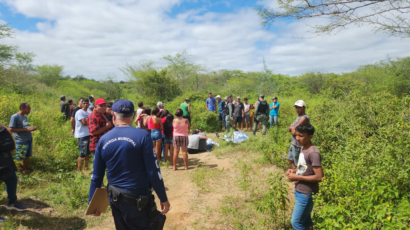 Tragédia em Caruaru: Família é Encontrada Morta Após Desaparecimento em Açude