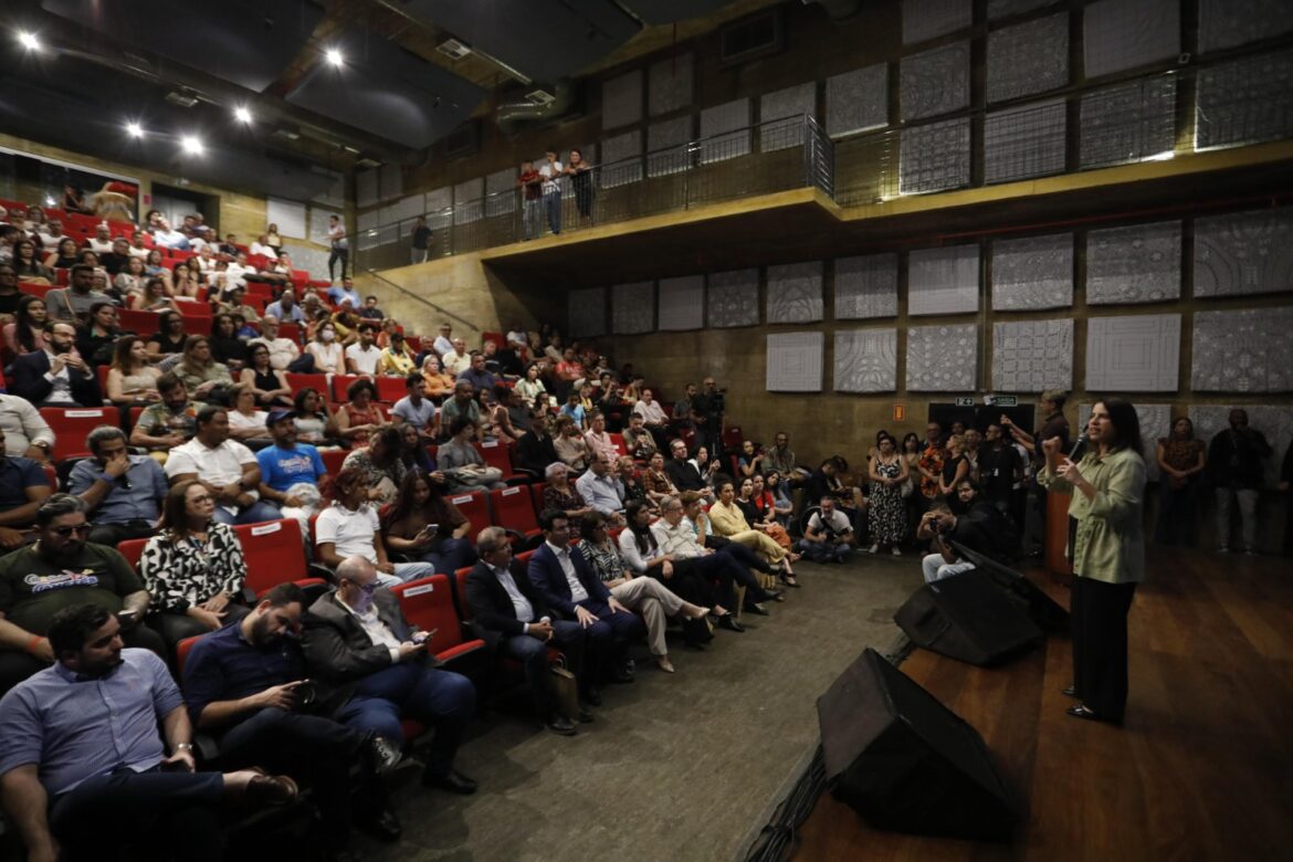 Governadora Raquel Lyra entrega diplomas aos dez novos Patrimônios Vivos de Pernambuco