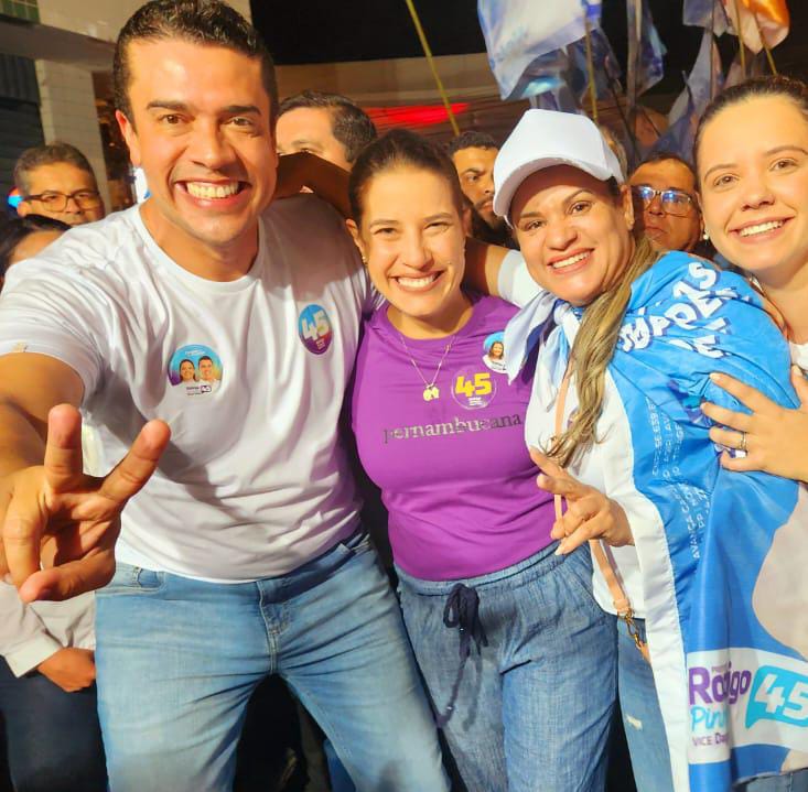 Multidão Acompanha Evento de Apoio à Reeleição de Rodrigo Pinheiro com a Presença de Josy Lanches