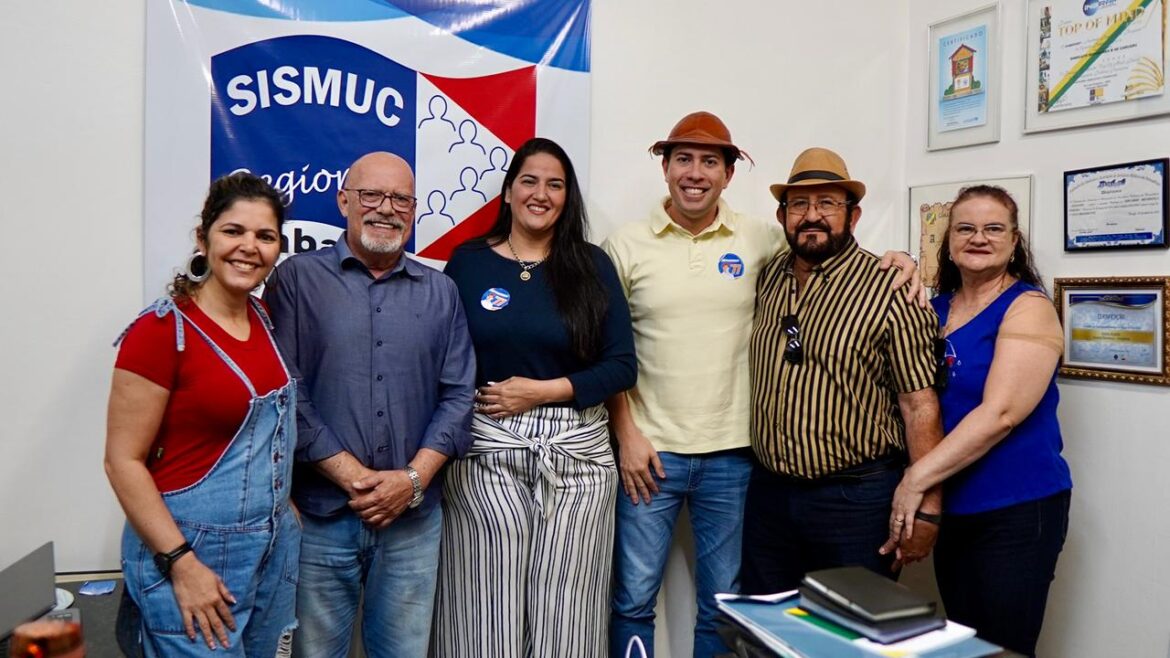 Armandinho e Karla Vieira visitaram o Sismuc onde discutiram vários assuntos importantes para os servidores municipais de Caruaru