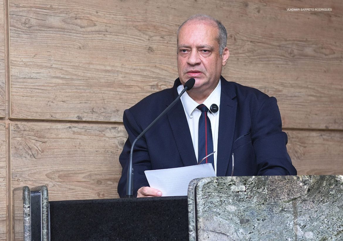 Vereador Jorge Quintino quer garantir mais direitos a motoristas e motoboys de aplicativo