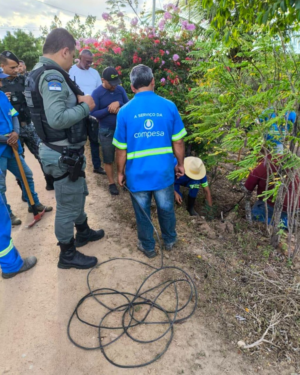 Compesa identifica 132 ligações clandestinas de água em cinco dias de operação policial em Caruaru