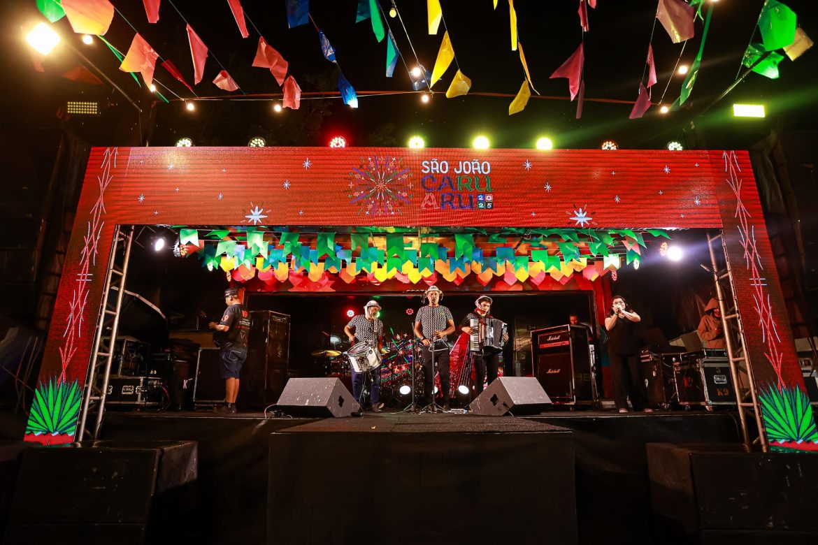 Terra Vermelha é palco de forró e cultura popular com programação do São João na Roça Com shows de Trio Chamego Bom, Luciano Magno e Rogério Rangel, os forrozeiros arrastaram o pé e afastaram o frio nesta noite de sexta-feira (16)