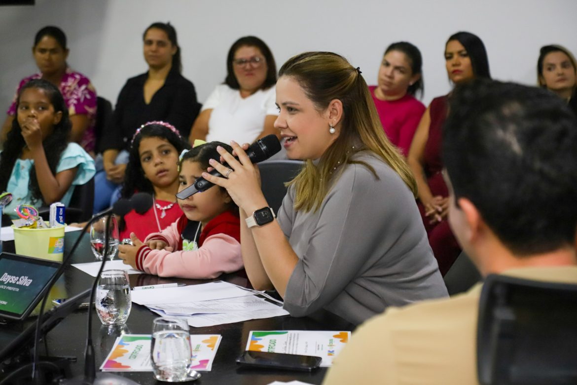 Dayse Silva comanda a primeira reunião do Comitê Gestor da Primeira Infância em 2025