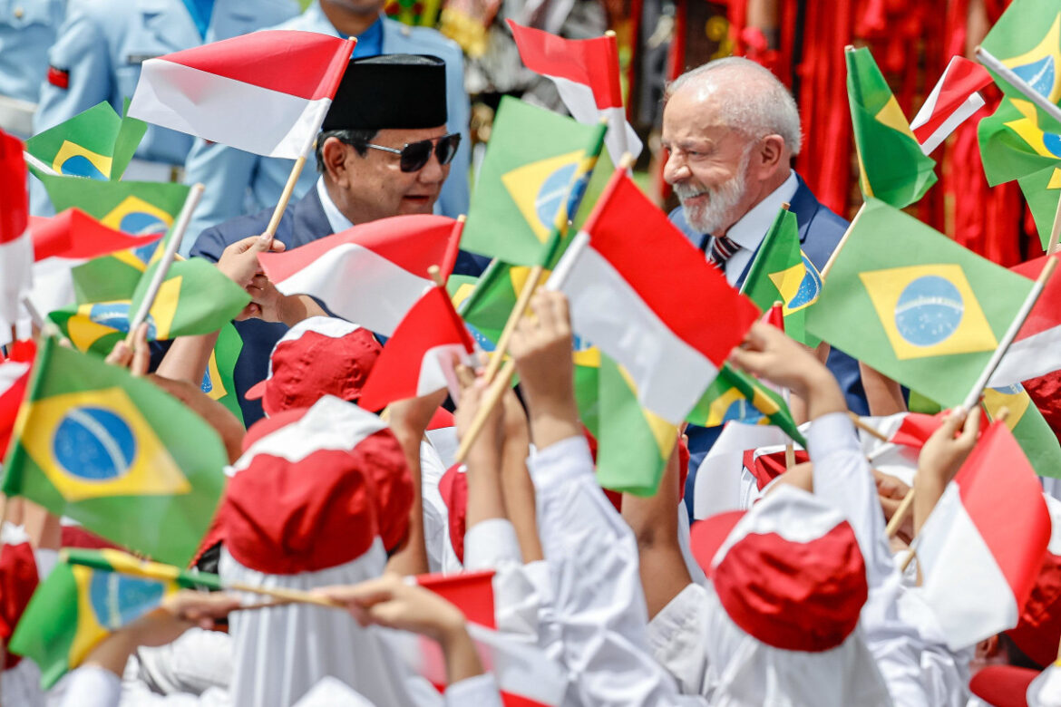 Lula afirma que vai disputar as eleições de 2026 durante visita à Indonésia